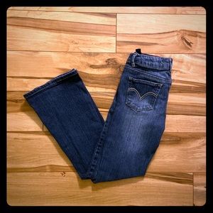 Stonewashed girls Levi’s flare leg jeans